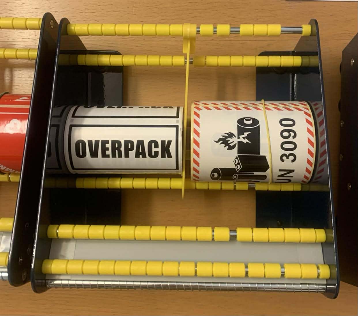 Manuel etiketdispenser i stål 230×220×135 mm til brede etiketter