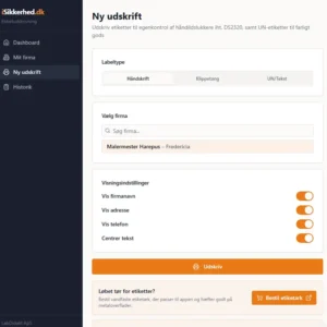 Appen til etiketter viser etikettype, virksomhedsvalg, etiketinformationsmuligheder med knapper til skift og udskrivning.